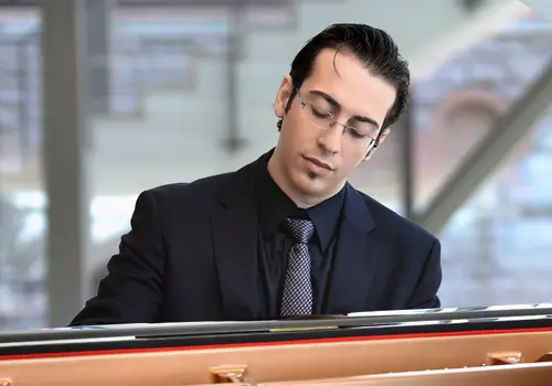 Rudin Lengo at the piano